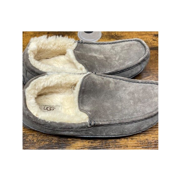 Ugg Men\'s Size 12 Taupe Suede Shearling Lined Slippers House Shoes Casual Comfy